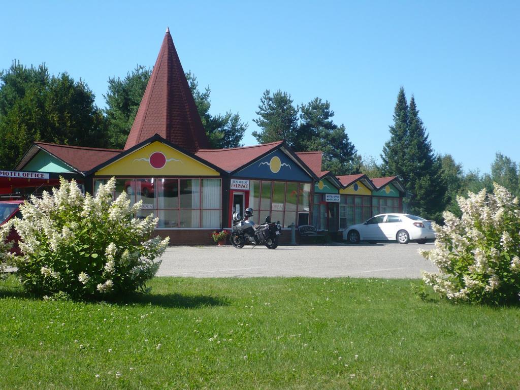 Red Top Motor Inn Iron Bridge Zewnętrze zdjęcie