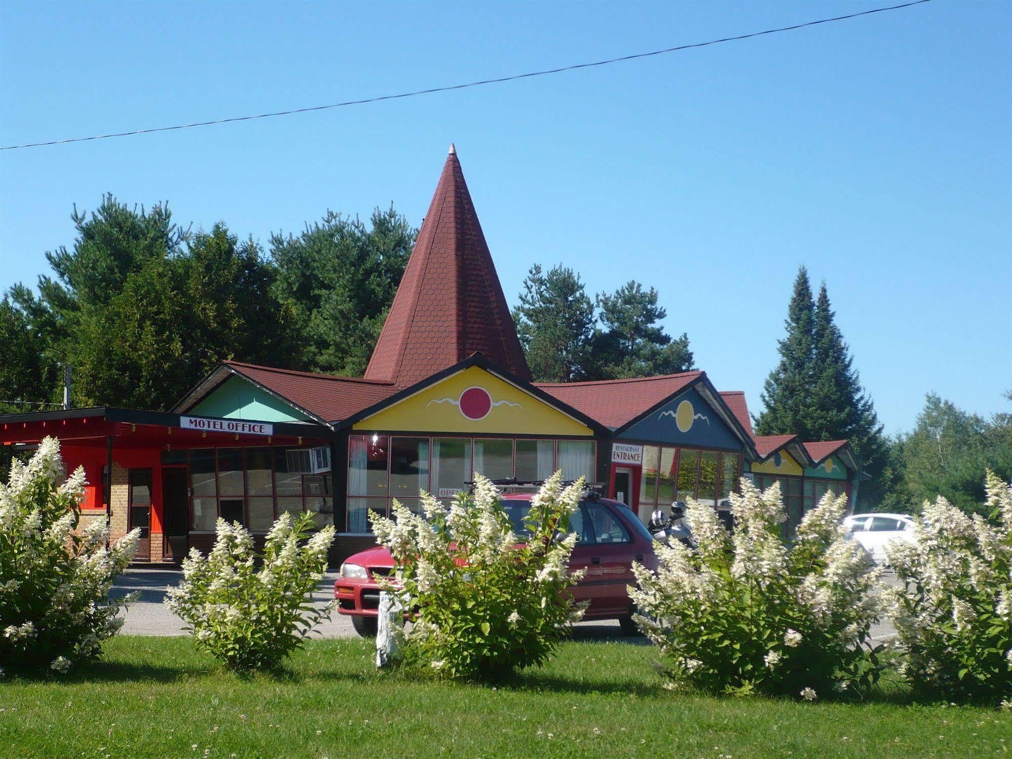 Red Top Motor Inn Iron Bridge Zewnętrze zdjęcie